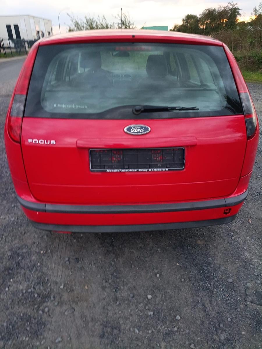 Ford Focus 2006 — салон