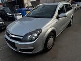 Opel Astra Caravan 1.8 Elegance - Opel Astra aus 2005: Elegance