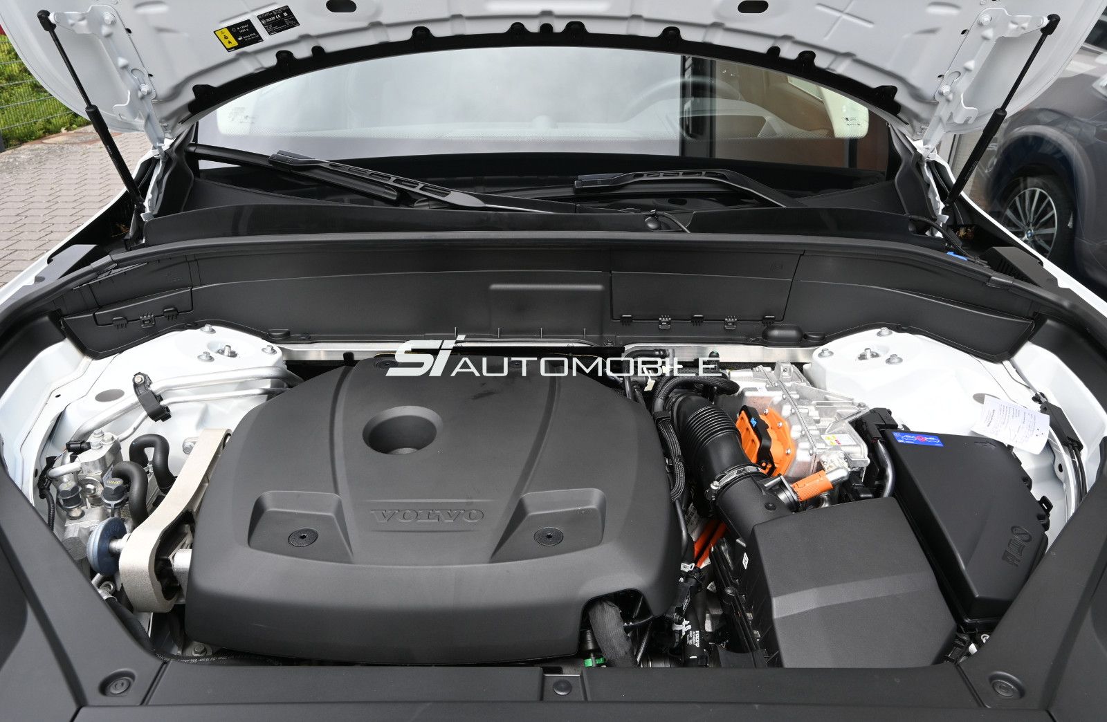 Fahrzeugabbildung Volvo XC90 T8 AWD Re Ultimate Bright °B&W°FOUR-C°VOLL!