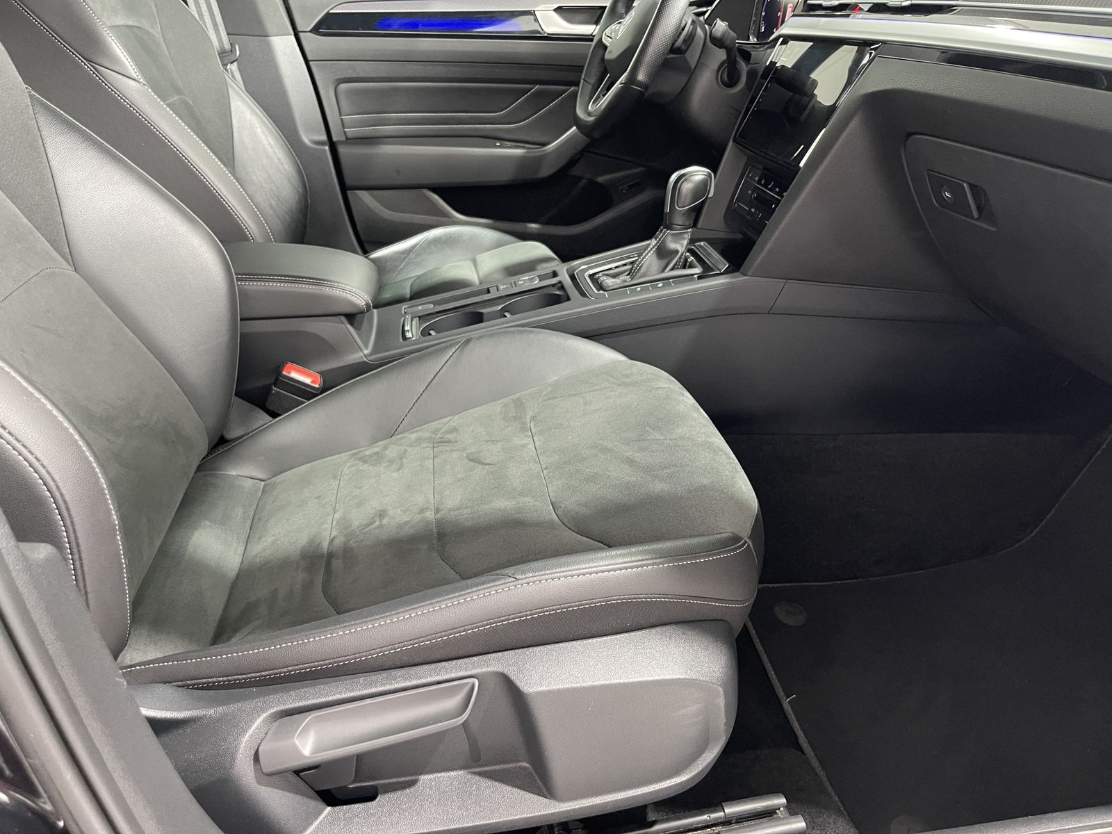 Fahrzeugabbildung Volkswagen Arteon Shooting Brake R-Line 2.0 TDI*AHK*STHZ*