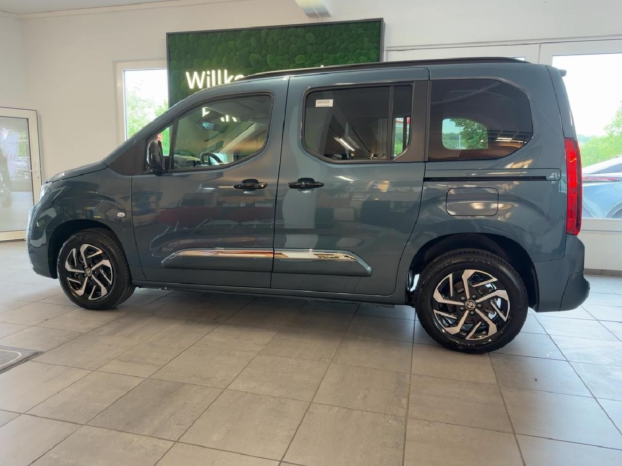 Fahrzeugabbildung Toyota Proace City Verso L1 Teamplayer *SHZ+RFK+EPH*