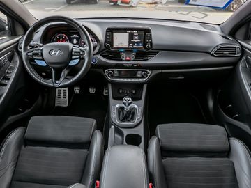 Hyundai i30 2.0 N Performance Fernlicht-Assistent Pano.