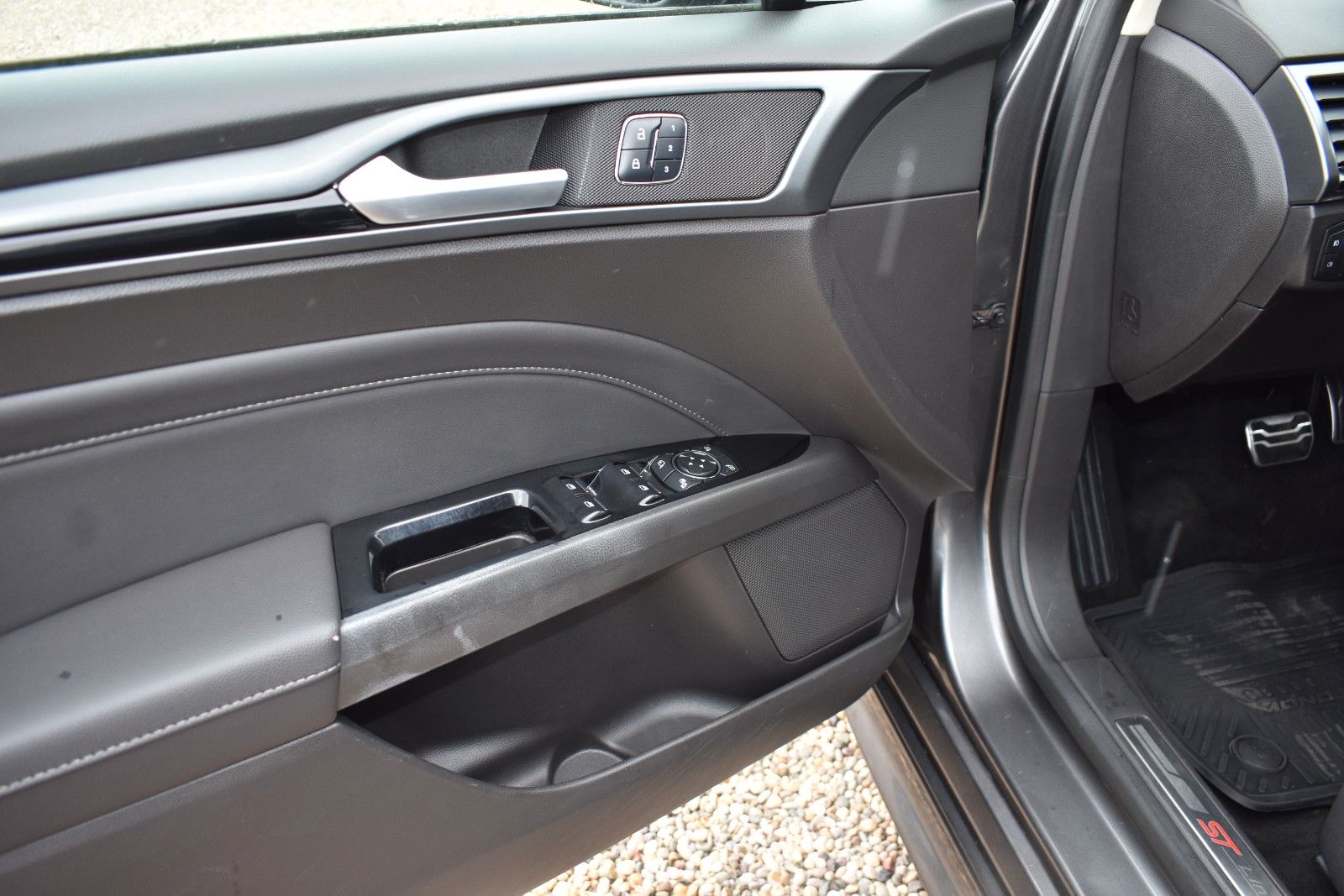 Fahrzeugabbildung Ford Mondeo Turnier ST-Line Automatik Kamera Navi