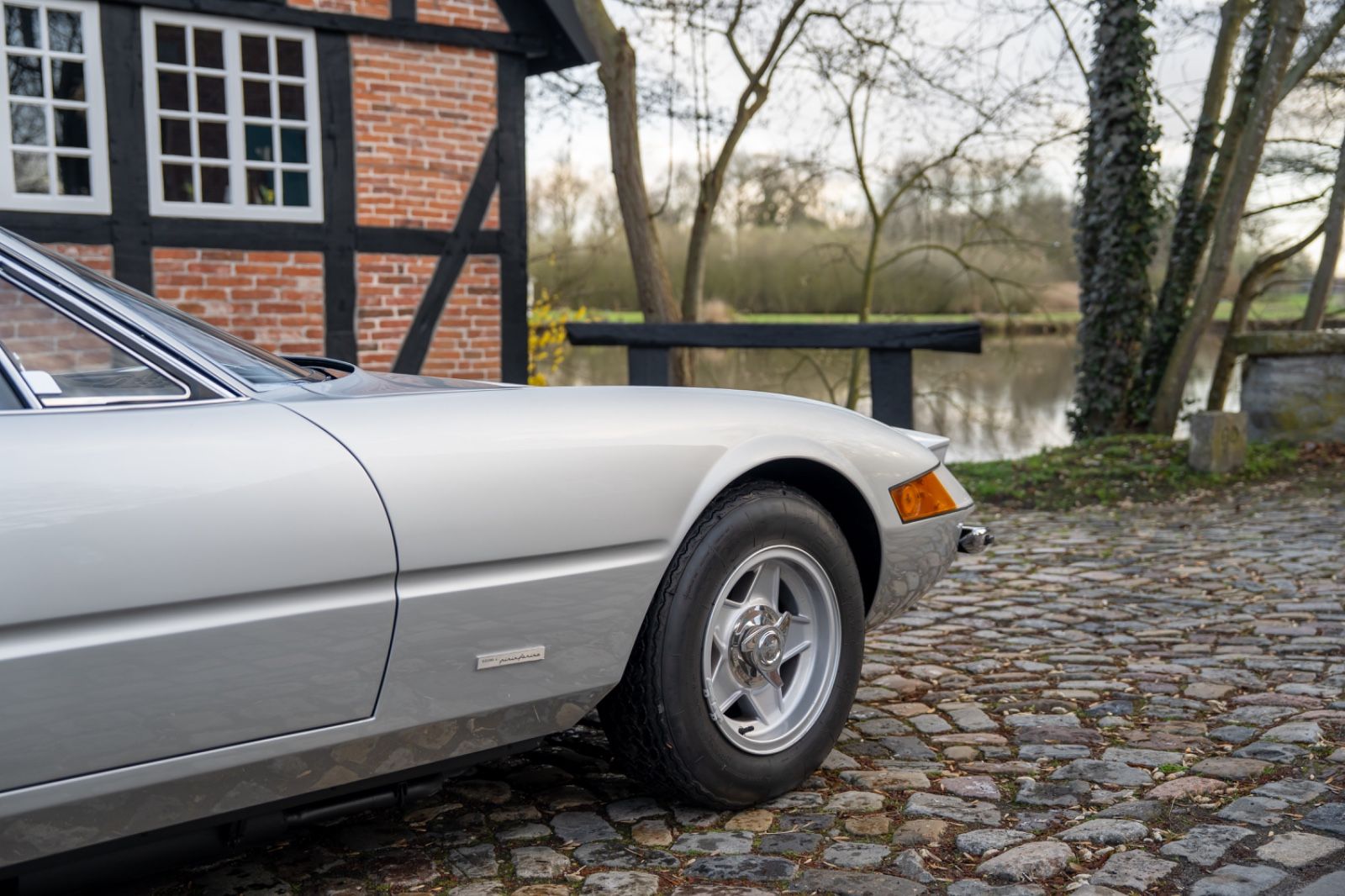 Fahrzeugabbildung Ferrari 365 GTB4 Daytona **Ferrari Classiche Zertifikat*