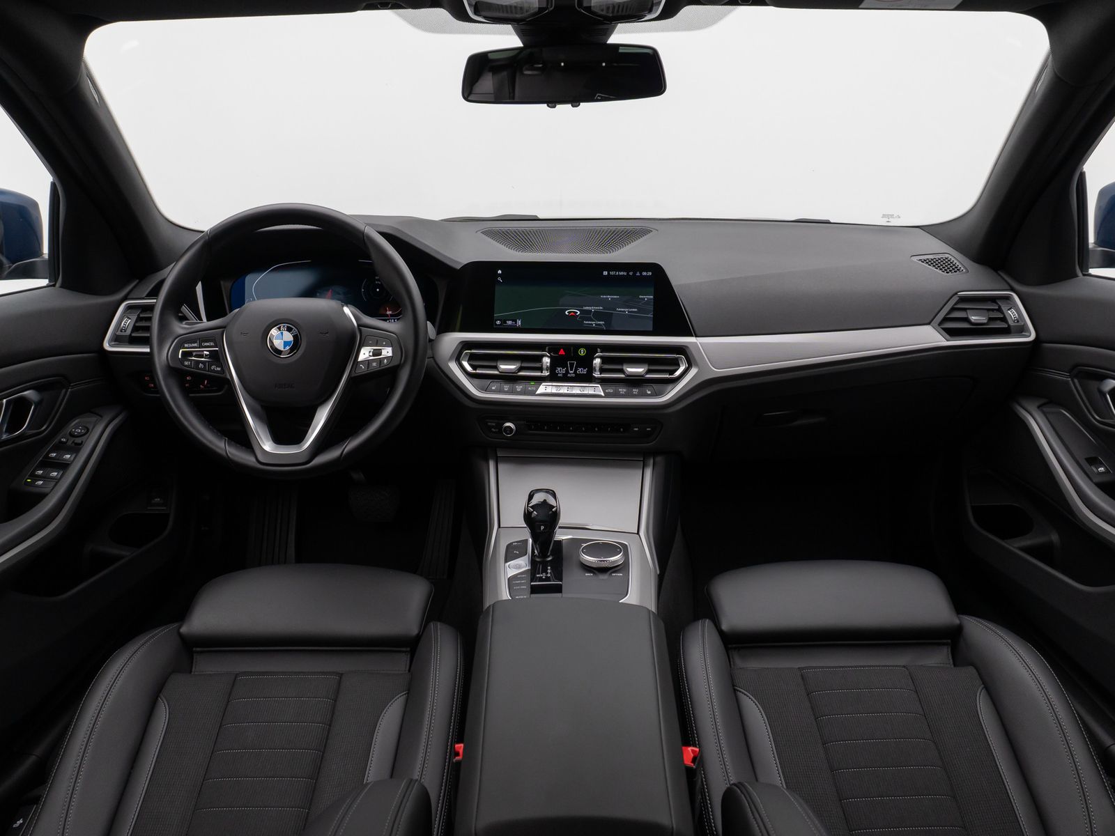 Fahrzeugabbildung BMW 320d HUD DAB CockPitPro Lordos PDC Alarm Sport