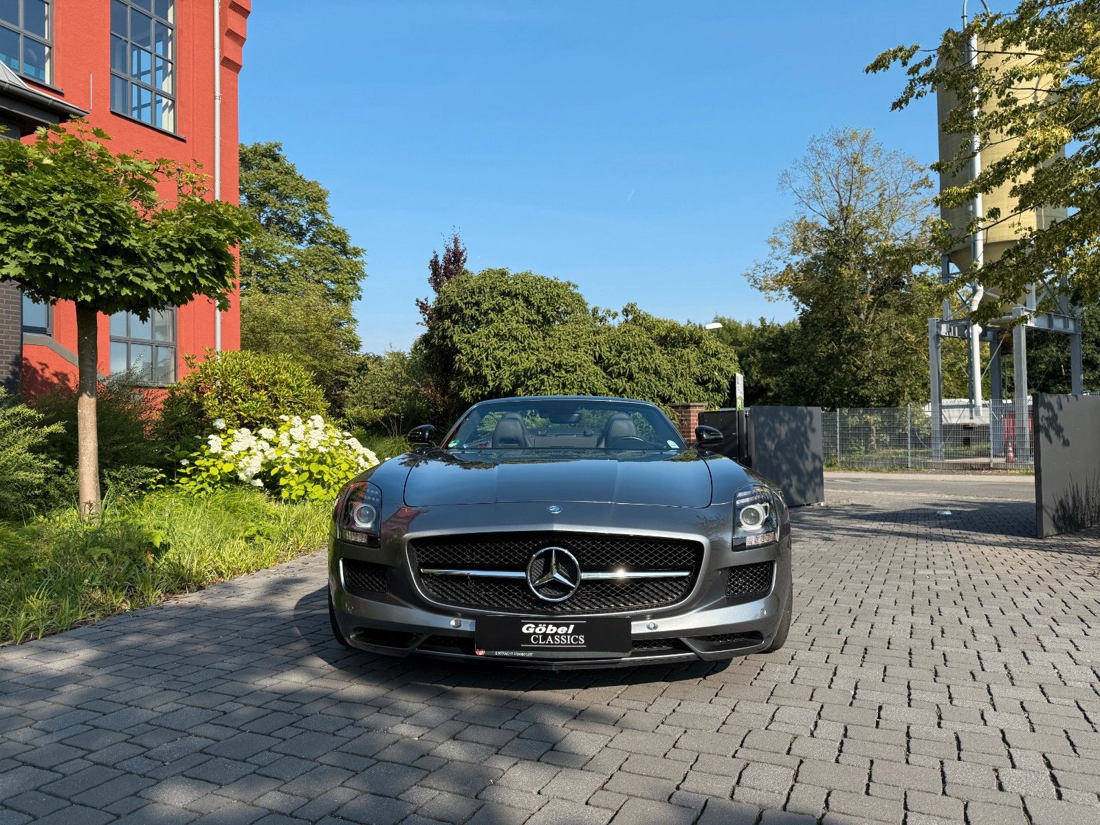Fahrzeugabbildung Mercedes-Benz SLS AMG 6.2 V8 Roadster GT