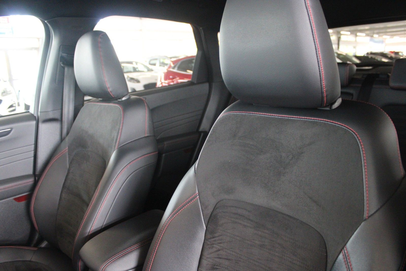 Fahrzeugabbildung Ford Kuga PHEV ST-Line X LED AHK 2xCam ACC WinterPak.