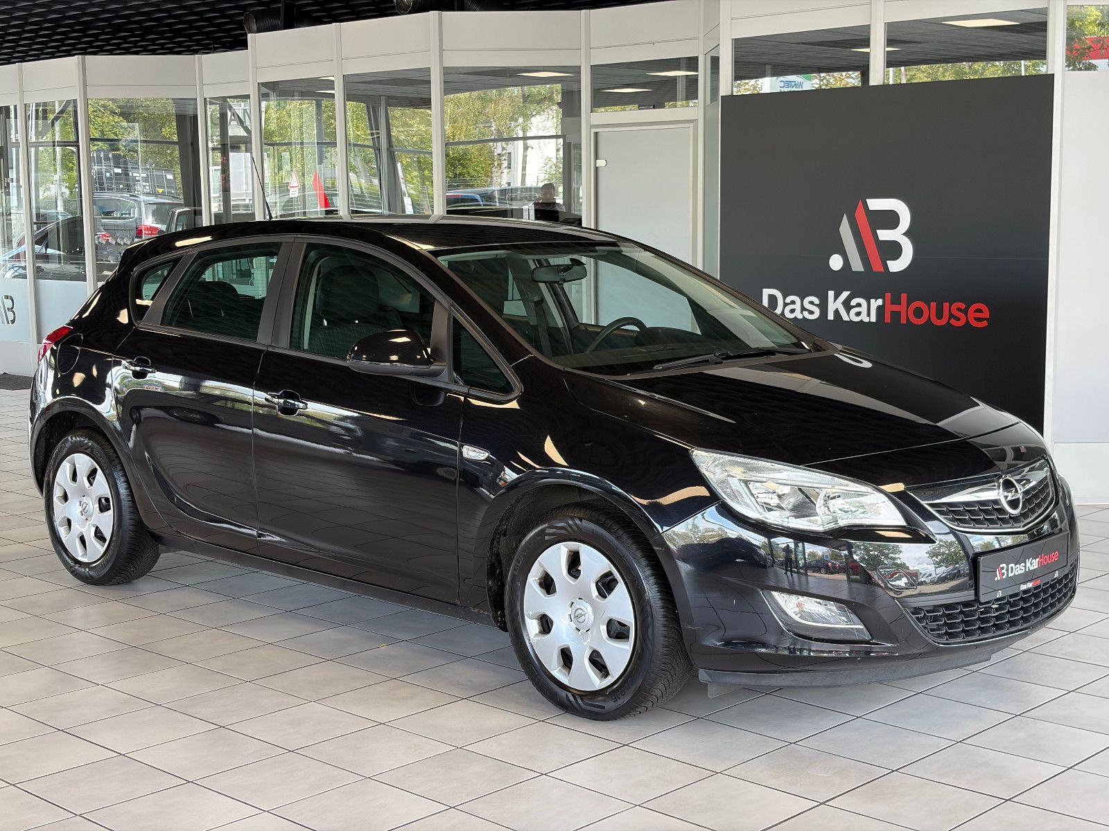 Opel Astra J 1.4 Lim. 5-trg. Edition · 1. Hand ·