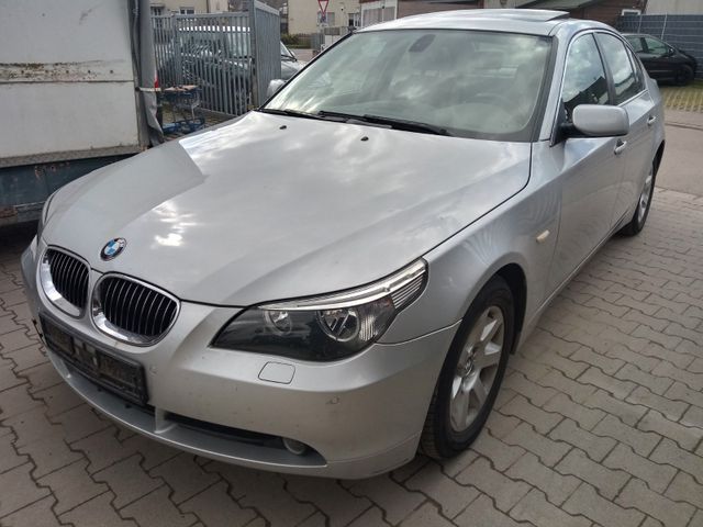 BMW 523i