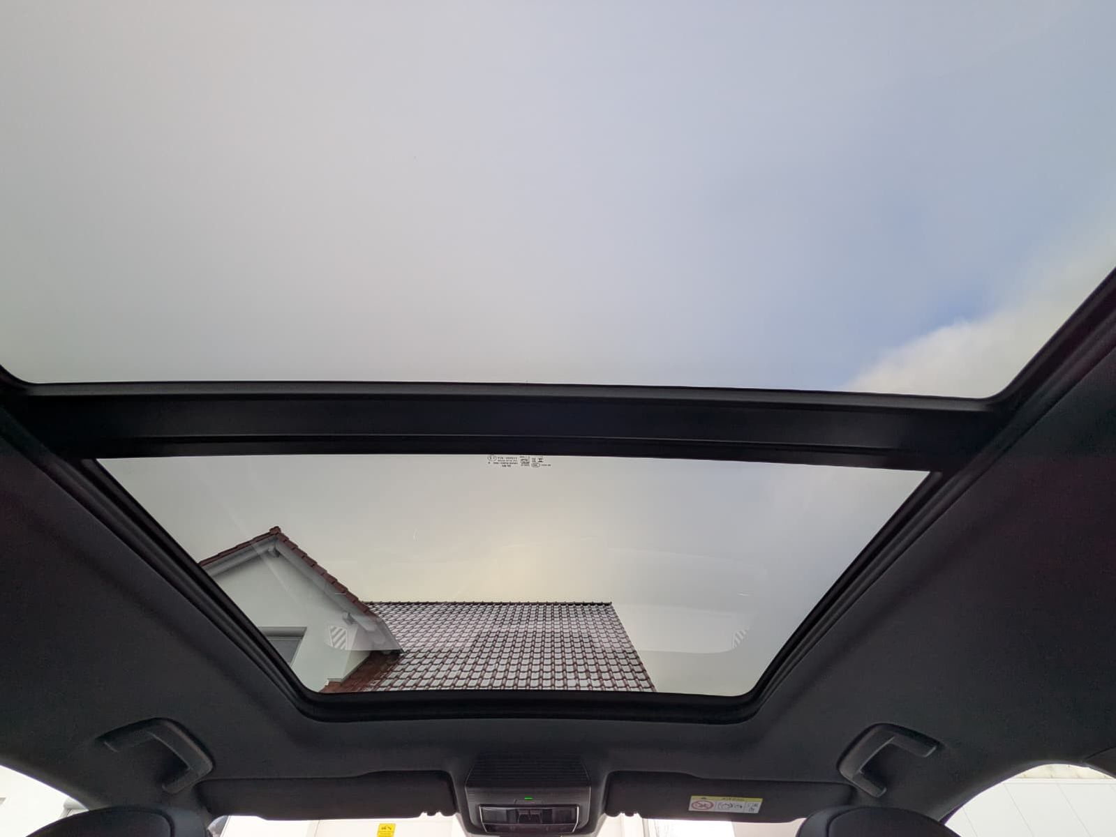 Fahrzeugabbildung Volkswagen Tayron 2.0 TDI 4M R-Line BLACK*7S*IQ-L.*PANO*HUD