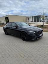 Mercedes-Benz E 220d*AMG*HUD*BURMESTER*JUNGE-STERNE* - Mercedes-Benz mit Diesel-Antrieb: Junge Sterne