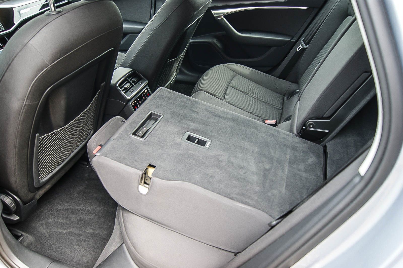 Fahrzeugabbildung Audi A6 Avant 35 TDI S-tronic NAVIGATION VIRTUAL LED