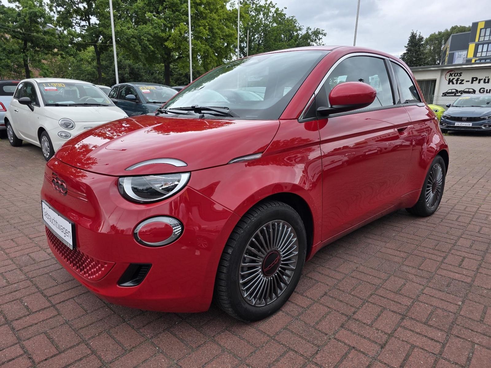 Fiat 500 Elektro MJ22 RED Navi Klimaautomatik