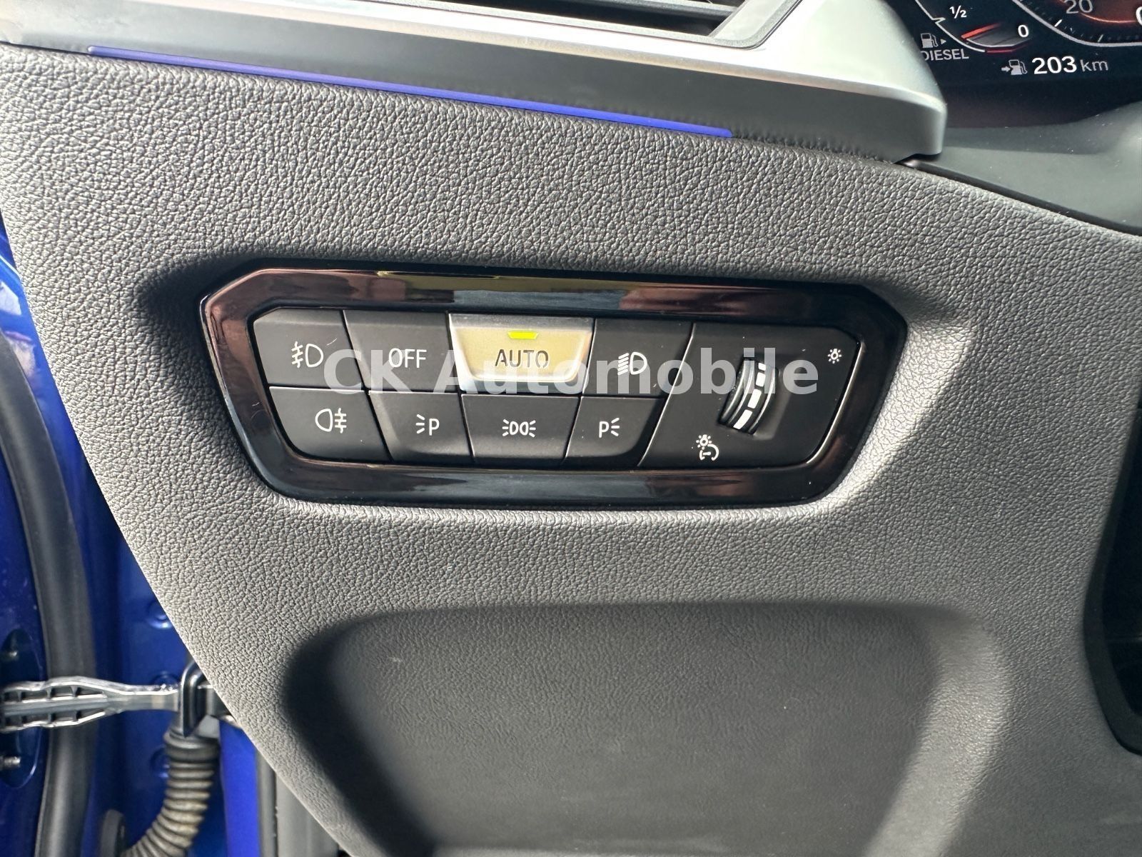 Fahrzeugabbildung BMW 330d Lim. M-Sport /Shadow-Line/Navi/Leder/LED