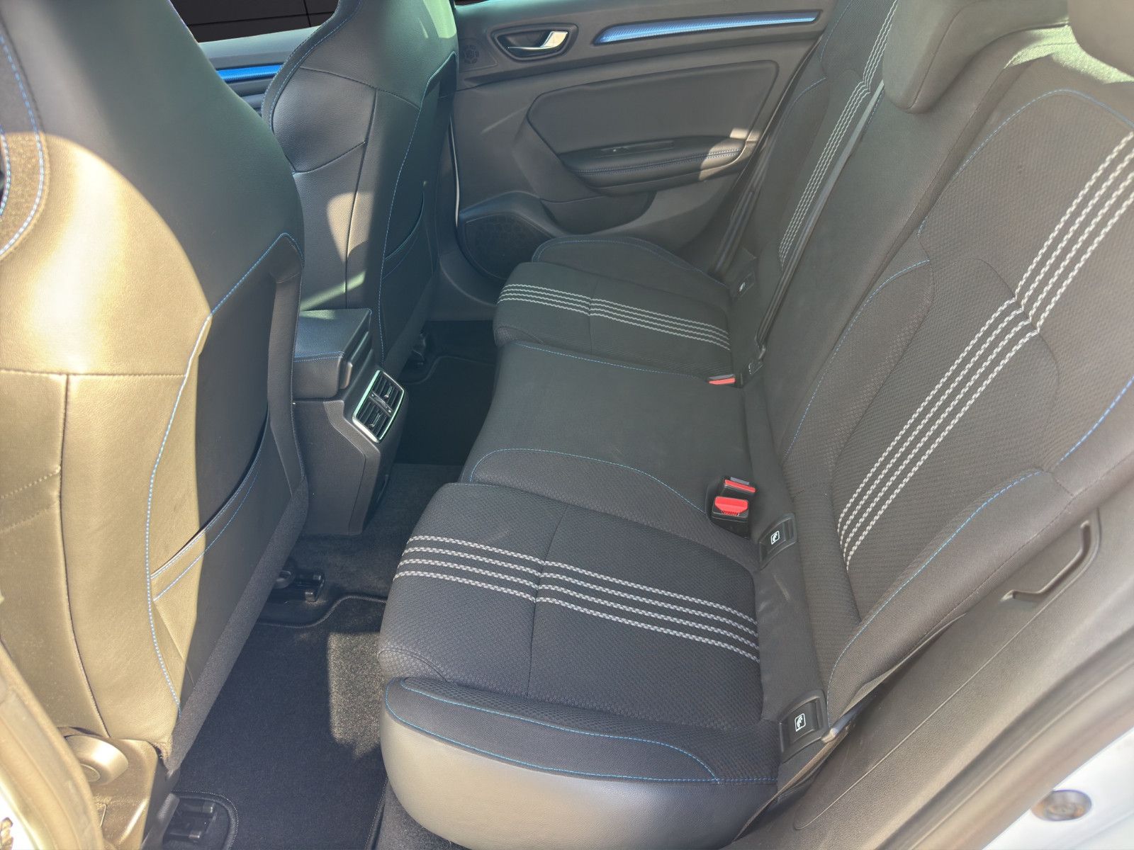 Fahrzeugabbildung Renault Megane IV GT-Line Navi*Tempo*LED*2-Zonen*DAB