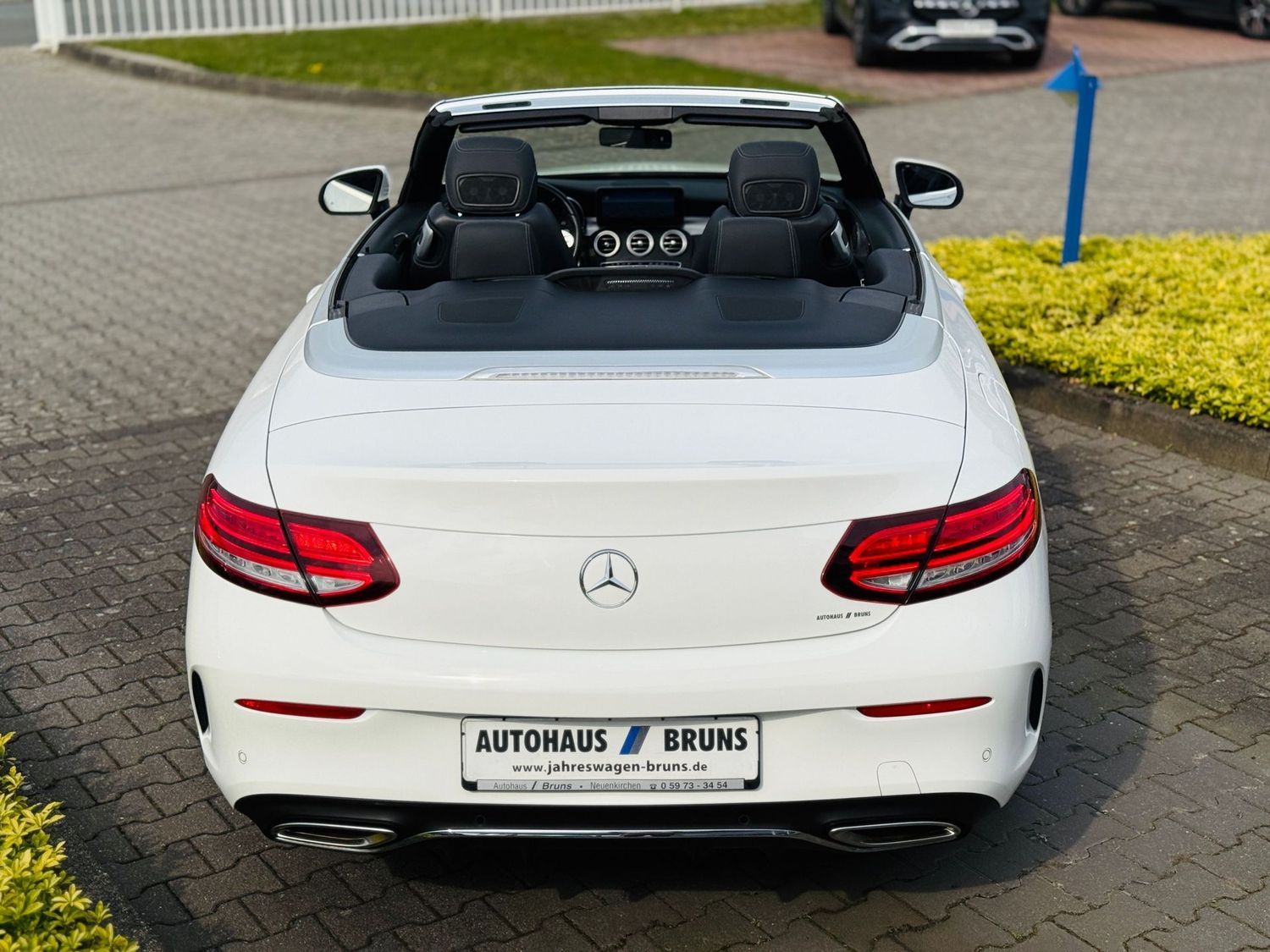 Fahrzeugabbildung Mercedes-Benz C 200 CABRIO AMG, Autom., Multibeam, RFK, Tot, N