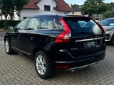 Volvo XC60 Scheckheft+Pano+Leder+Allwetter+Kamera - Volvo: X60