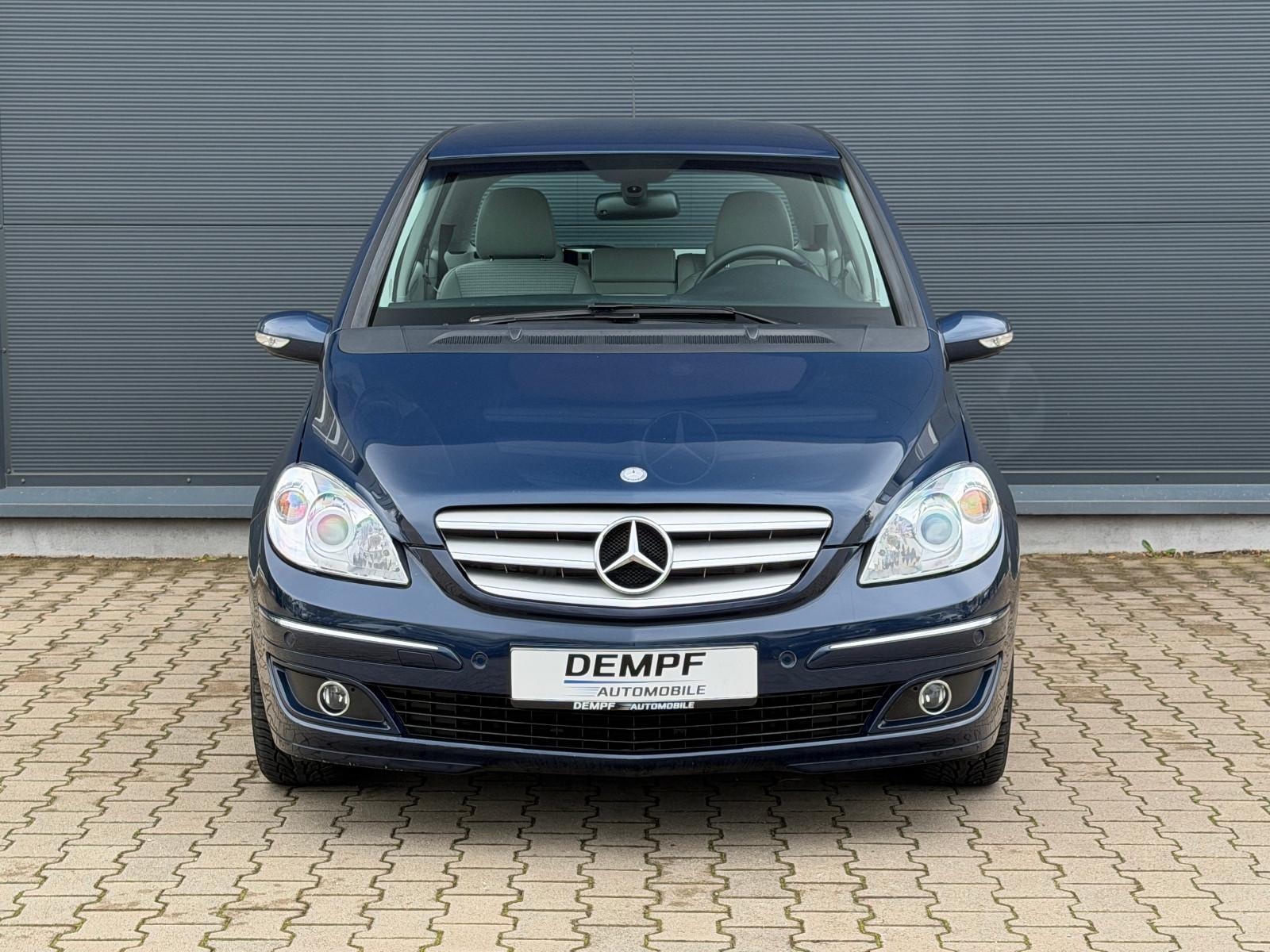 Mercedes-Benz B 200*Automatik*Navi*SHZ*PDC*Tempo*Teilleder*