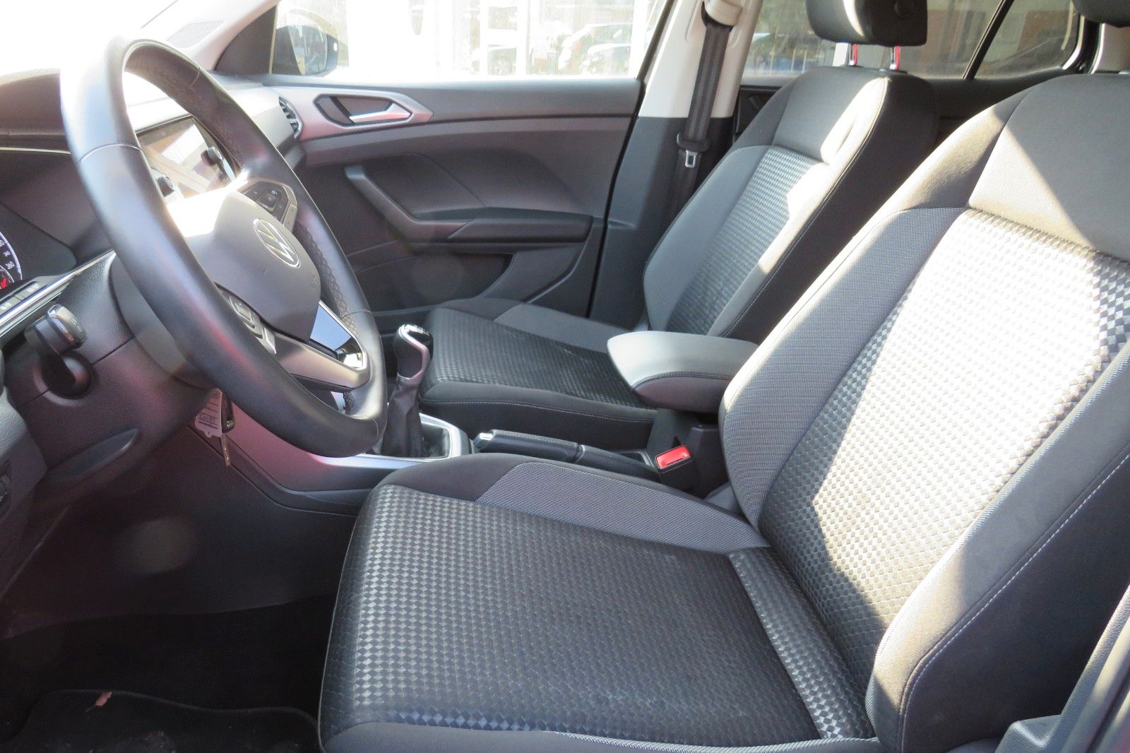 Fahrzeugabbildung Volkswagen T-Cross Active ACC SITZH. NAVI GJ APP-CONNECT