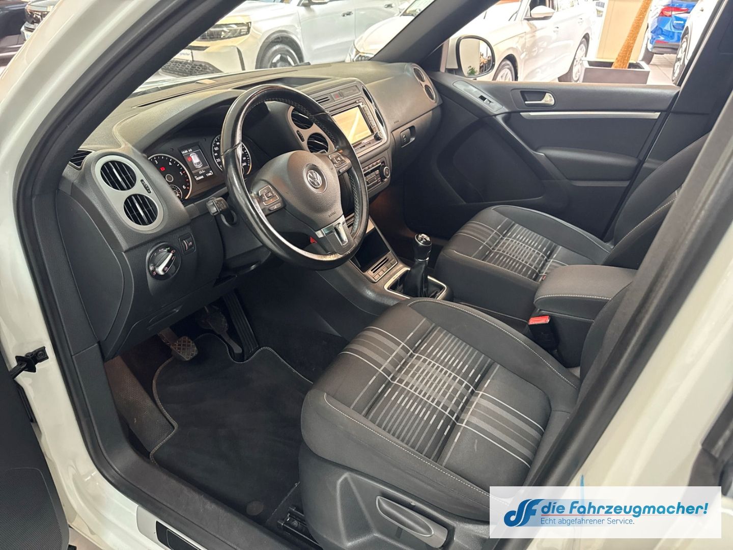 Fahrzeugabbildung Volkswagen Tiguan Lounge Sport & Style 4x4 AHK sch.