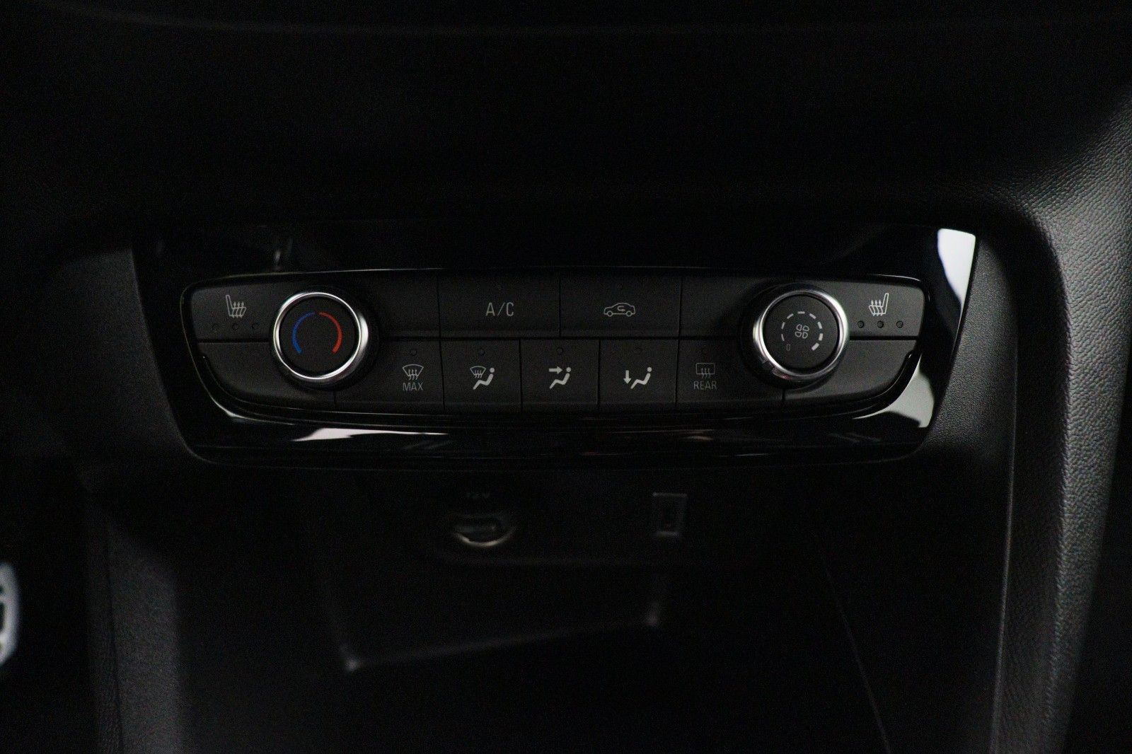 Fahrzeugabbildung Opel Corsa F 1.2 GS KAMERA ACC AT8