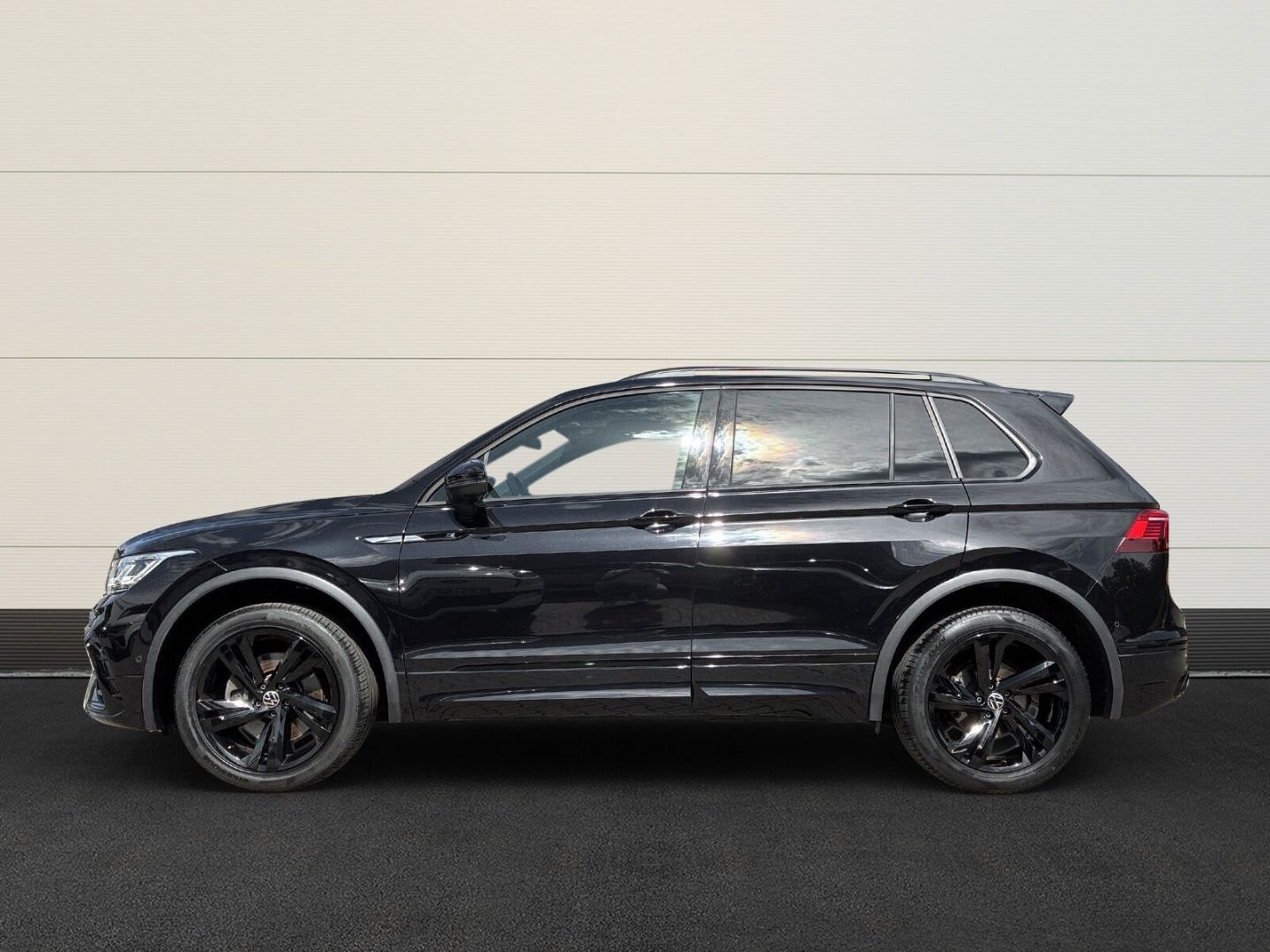 Volkswagen Tiguan R-Line 4Motion+AHG-Schw.+HUD+Bus.-Prem+Ma imagem 2
