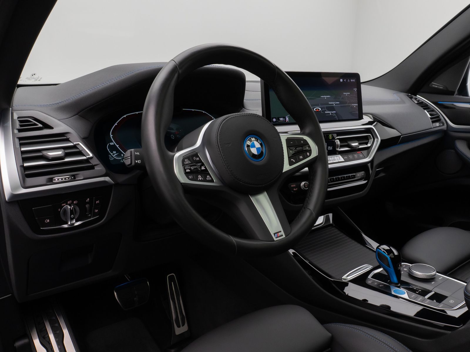 Fahrzeugabbildung BMW iX3 Impressive M Sport 360°HUD DAB H/K AHK Komfo