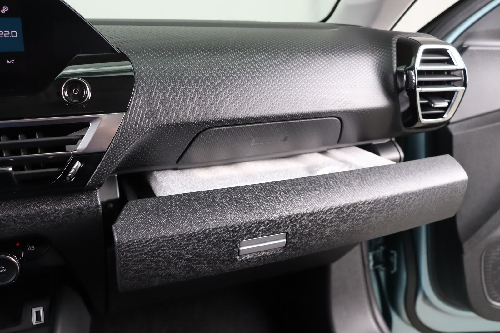 Fahrzeugabbildung Citroën C4 Shine PT 130 * HUD * LED * Navi *