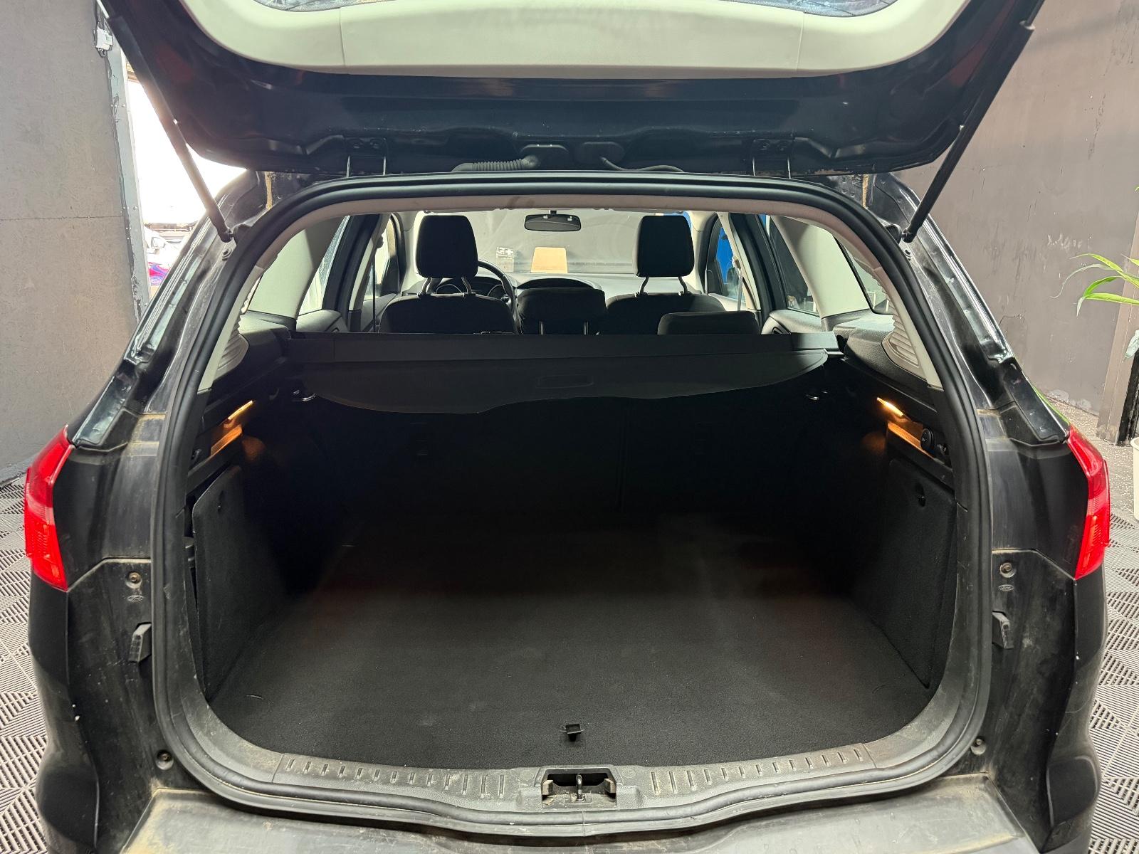 Ford Focus 2015 — photo 12