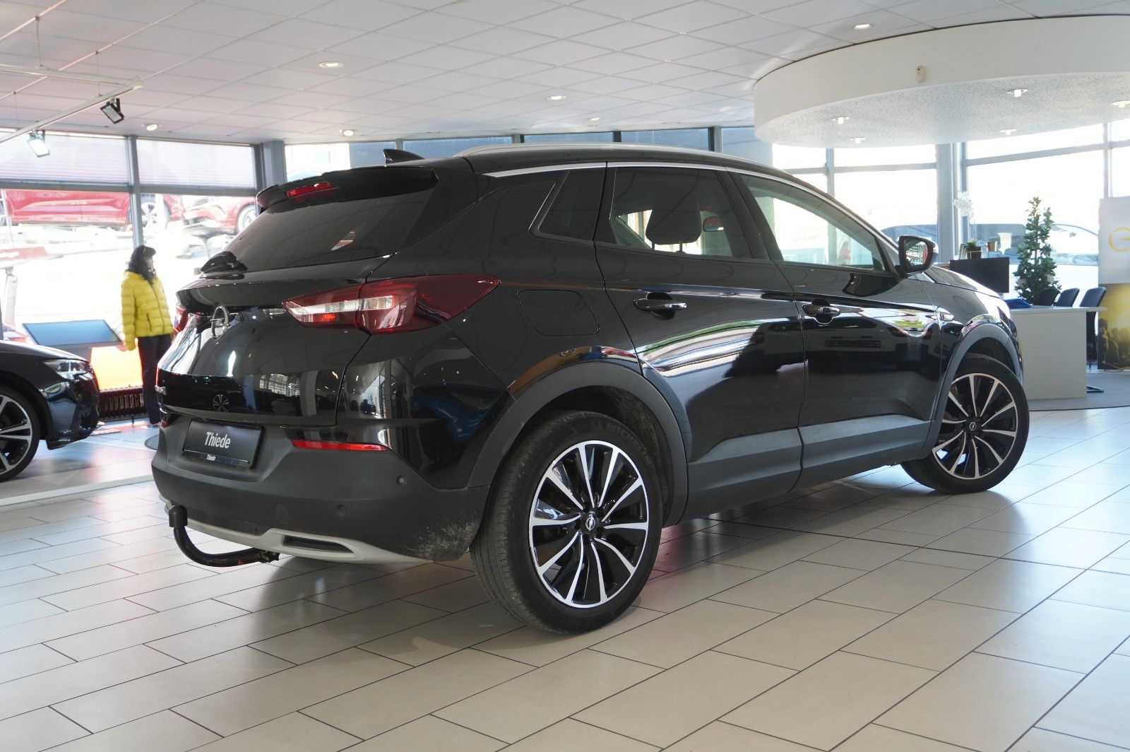 Fahrzeugabbildung Opel Grandland (X) 1.5D ULTIMATE NAVI/LED/360°/SH/AHK