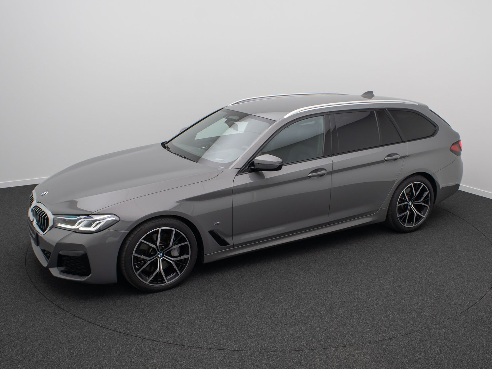 Fahrzeugabbildung BMW 540d xD M Sport Laser HUD DAB HiFi ACC Komfort