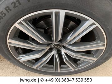 Audi Q8 - 9