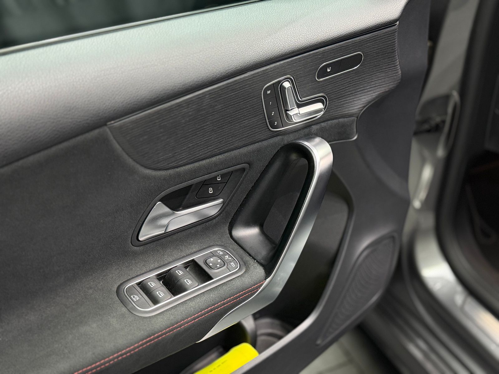 Fahrzeugabbildung Mercedes-Benz A 250 4Matic|AMG-LINE|360°|STDHZG