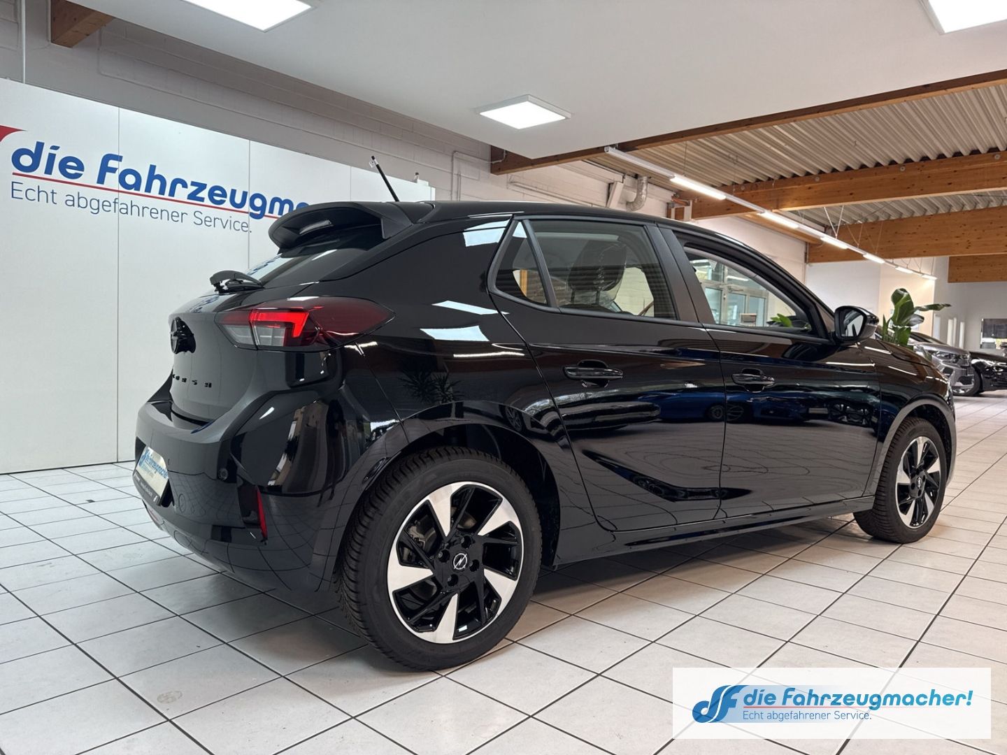 Fahrzeugabbildung Opel Corsa-e *Alu, Wärmepumpe, SHZ*Edition Apple CarP