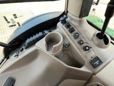 Fahrzeugabbildung John Deere 6215 Schlepper