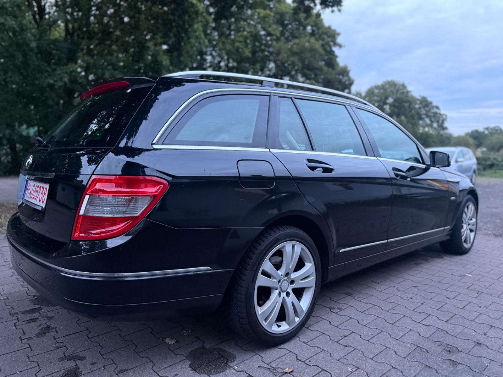 Mercedes-Benz C180 2009 — photo 10