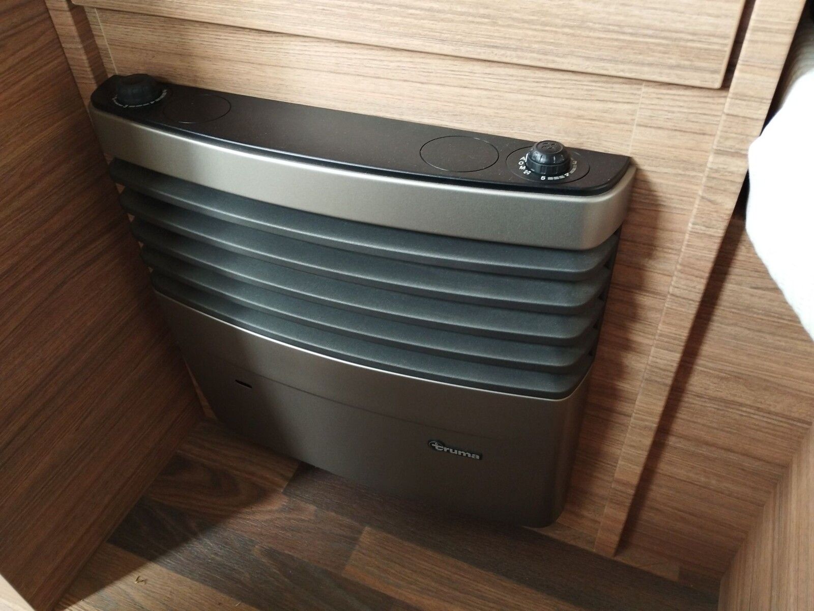 Fahrzeugabbildung Weinsberg CaraOne 390 QD Autark-Paket, Smart-Paket