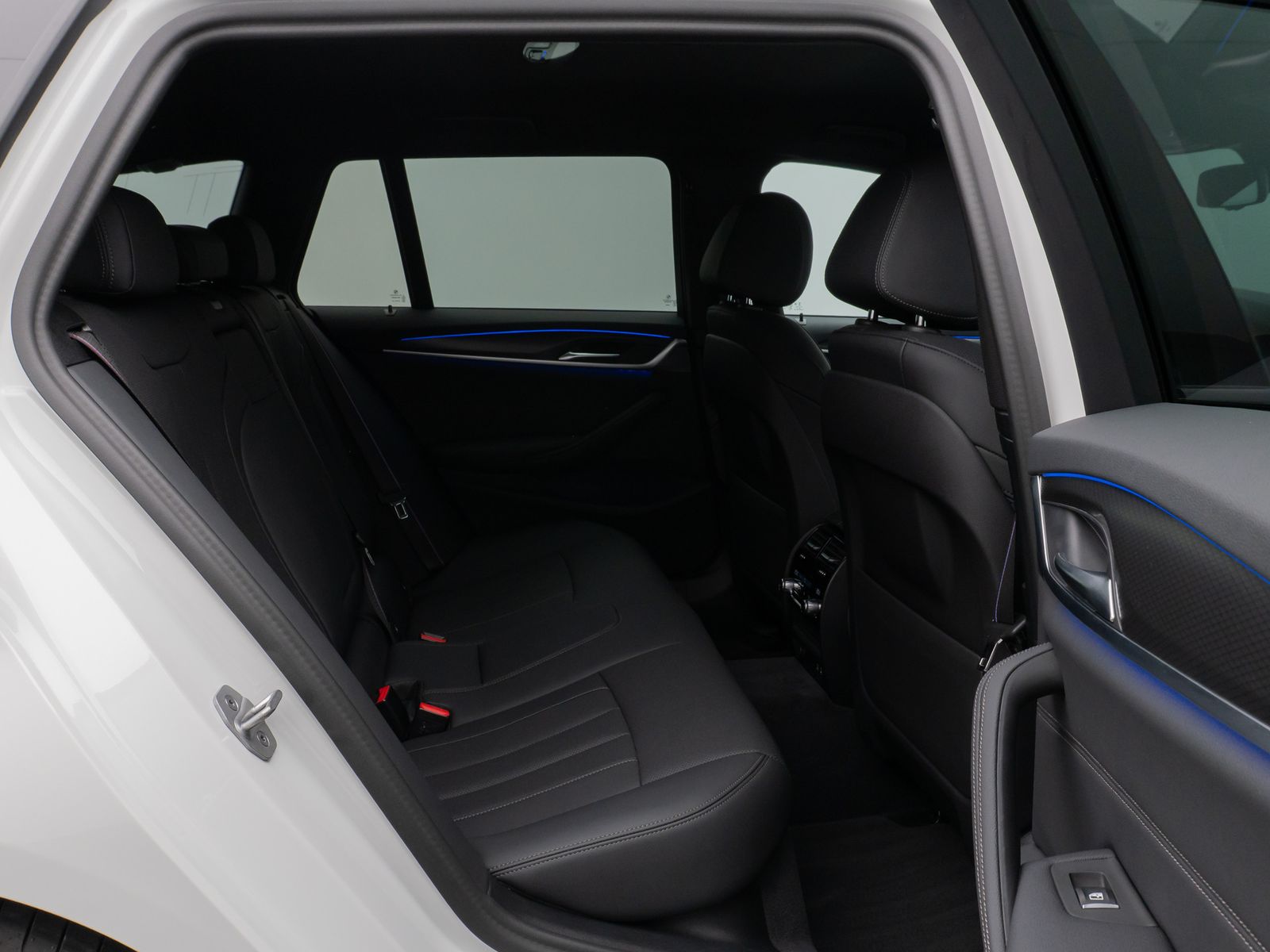 Fahrzeugabbildung BMW 530d M Sportpaket Pro Kamera DAB HiFi Alarm AHK