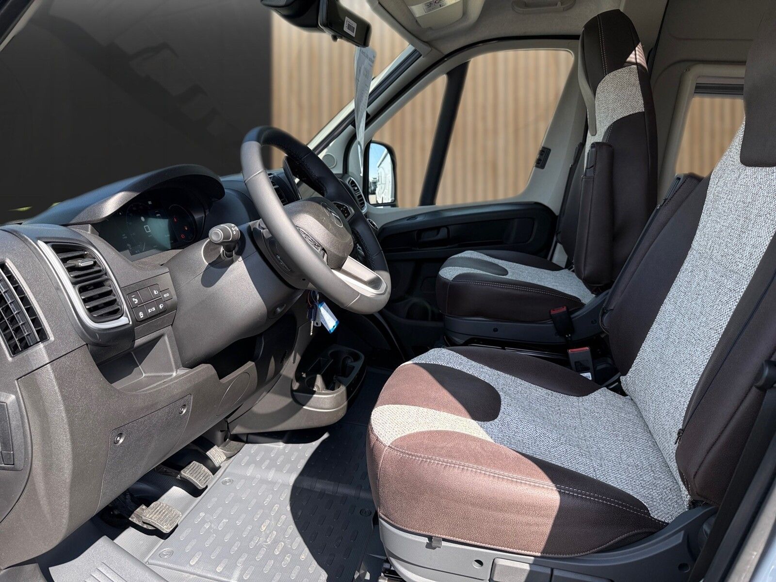 Fahrzeugabbildung Pössl Roadstar 600 L Citroen 140 PS Premiumpaket.LED