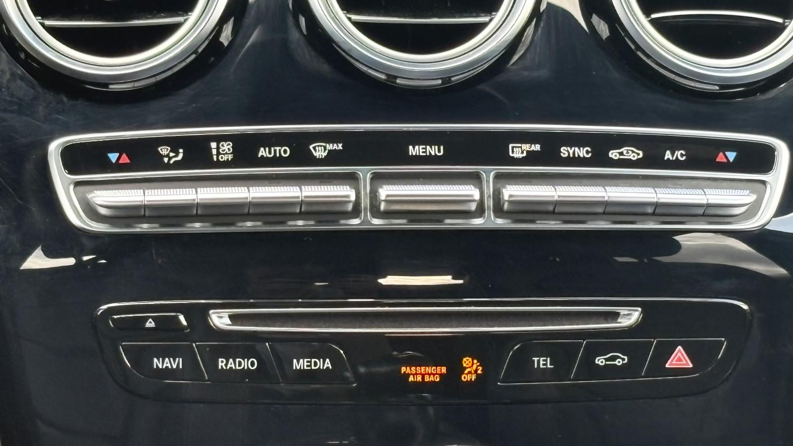 Mercedes-Benz T-Modell C 180 CGI*Navi*LED*Leder*AHK