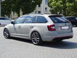 Skoda Octavia Combi 2.0 TSI RS 245 Navi Kamera Sitzhei - Skoda Octavia mit Benzin-Antrieb: Allradantrieb, Kombi, 2.0