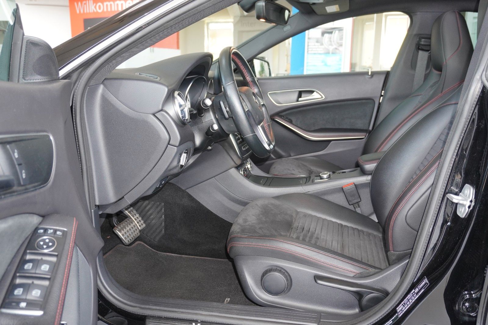 Mercedes-Benz CLA 220 CDI AMG Line  Pano Xenon Standhzg. foto 15