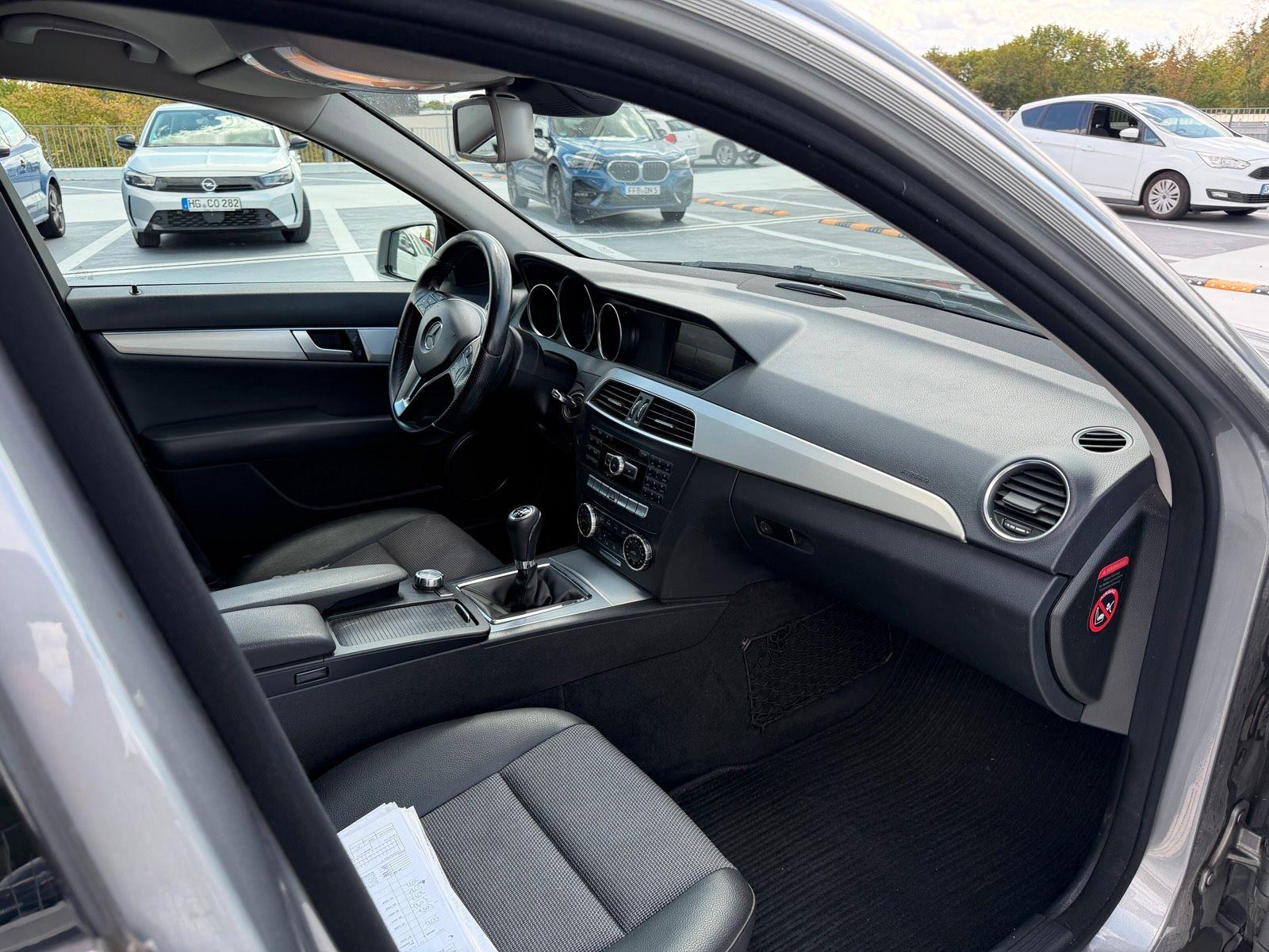 Mercedes-Benz C220 2012 — photo 10