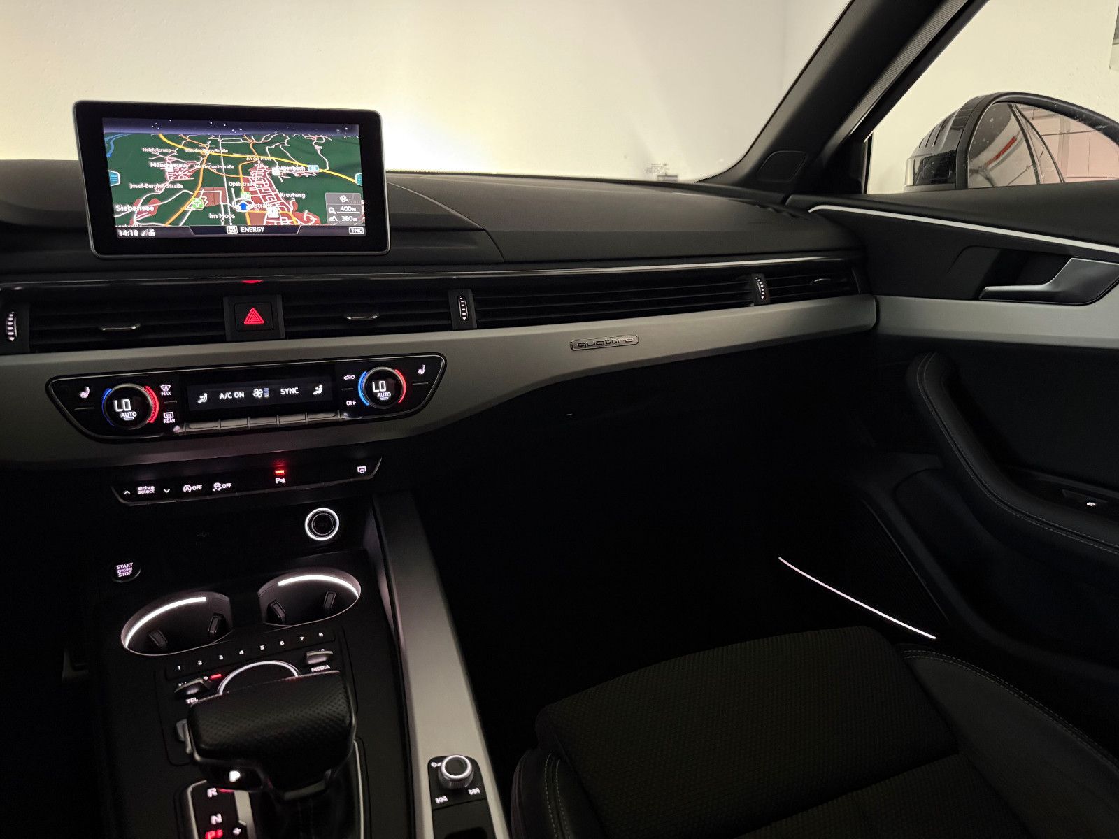 Fahrzeugabbildung Audi A4 3.0 Lim. Quattro S-LINE/DAB/B&O/MATRIX/VRTL