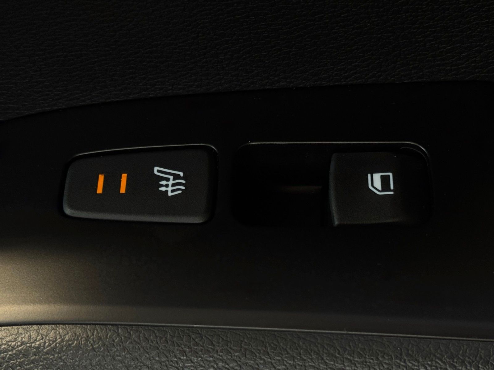 Fahrzeugabbildung Kia E-Soul 64kWh Spirit Schiebedach CarPl. H&K ACC