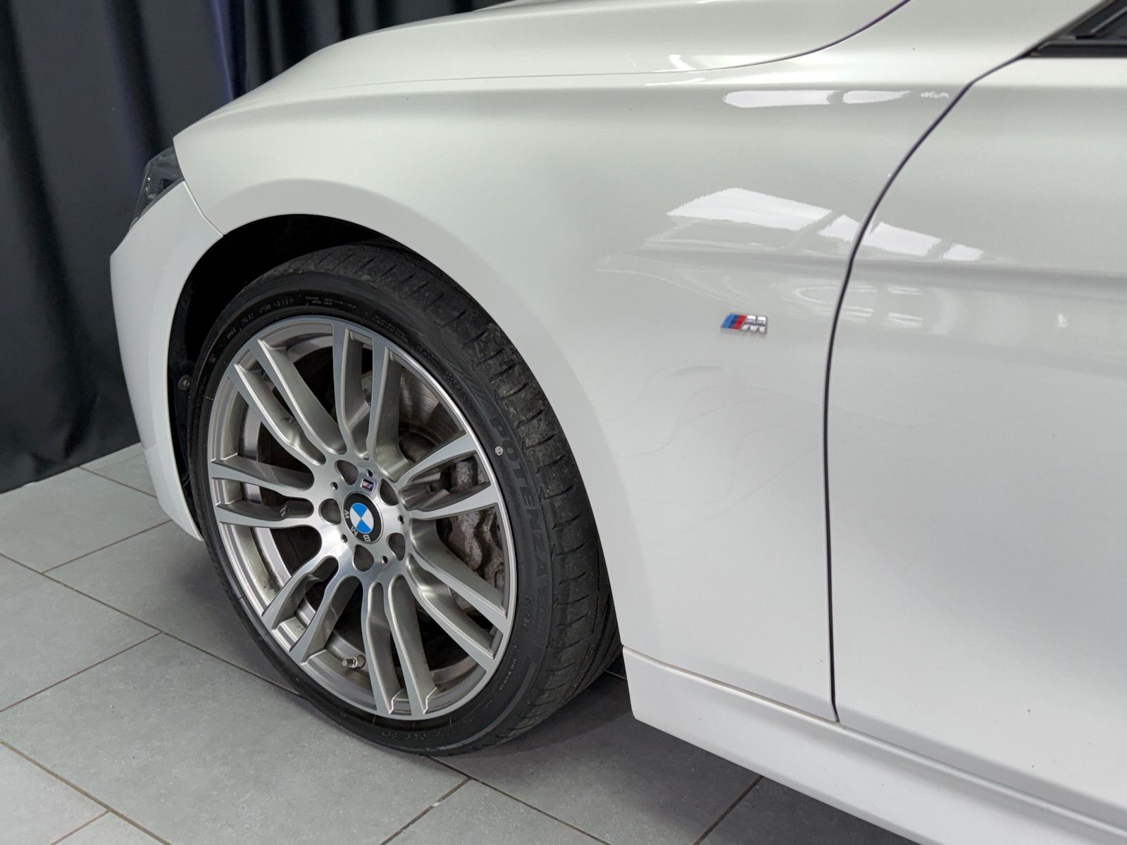 Fahrzeugabbildung BMW 340i Touring xDrive M Sport |H/K|HuD|AHK|PANO
