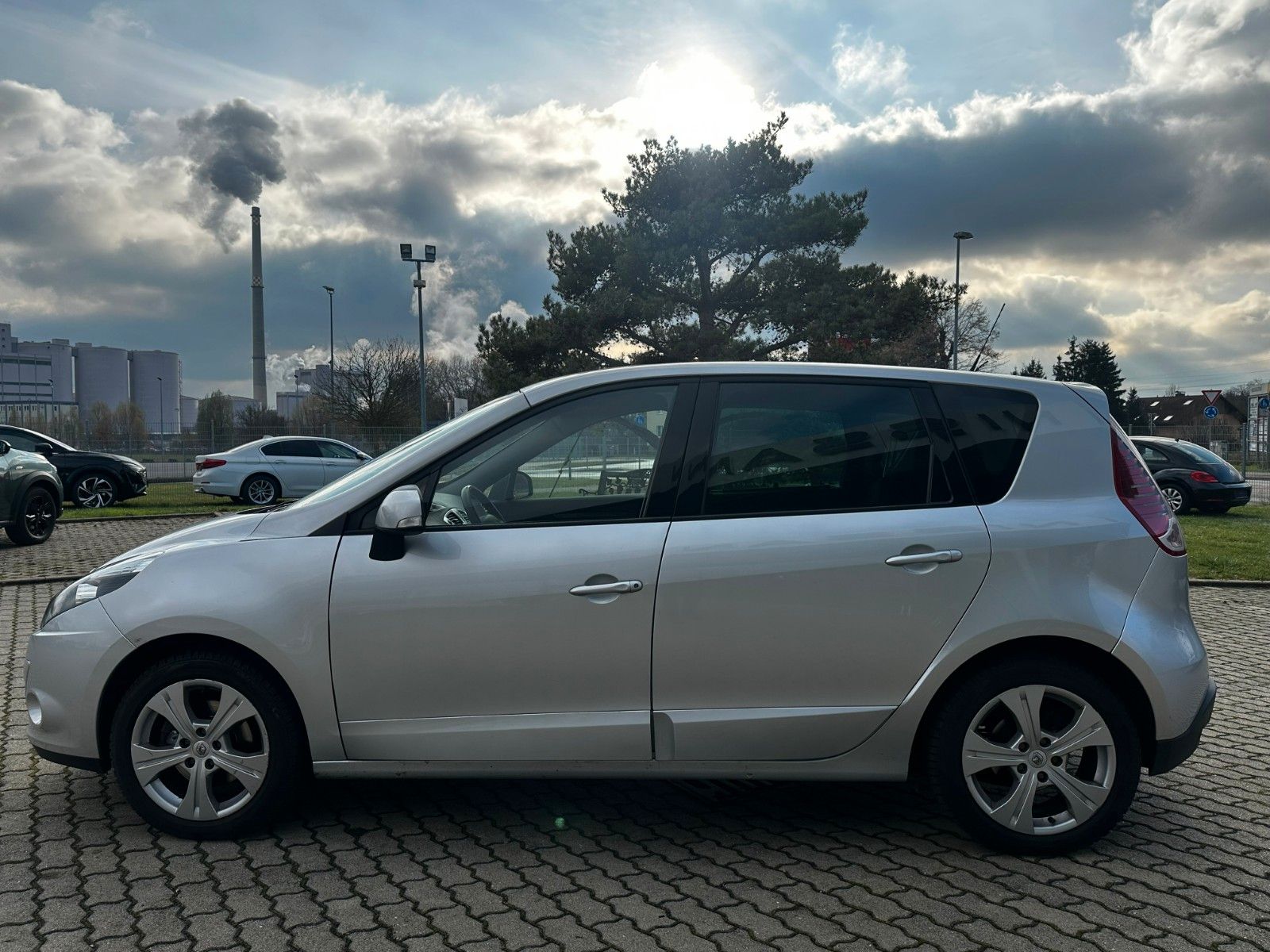 Fahrzeugabbildung Renault Scenic III Dynamique