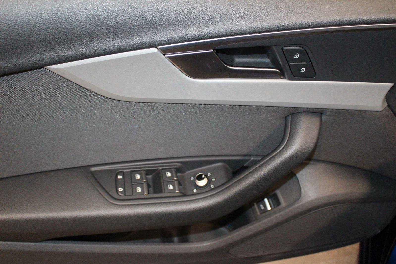 Fahrzeugabbildung Audi A4 40 TDI S tronic  Avant*Kamera*Navi*Ambiente.