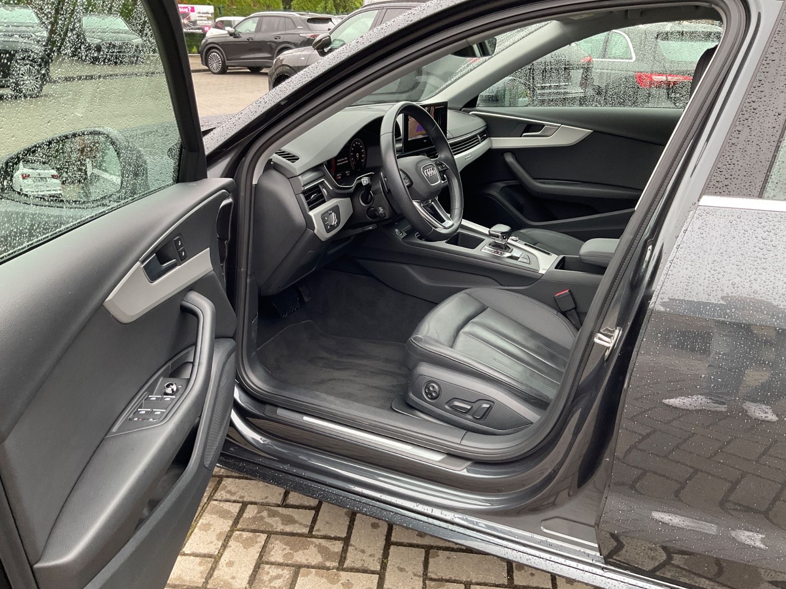 Fahrzeugabbildung Audi A4 Avant 40 TFSI quattro,Leder,ACC,Kamera,LED