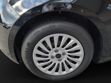 Fiat 500e Red 42kw Kam.+KeyLess+SHZ+PDC+SoundSys+AUT
